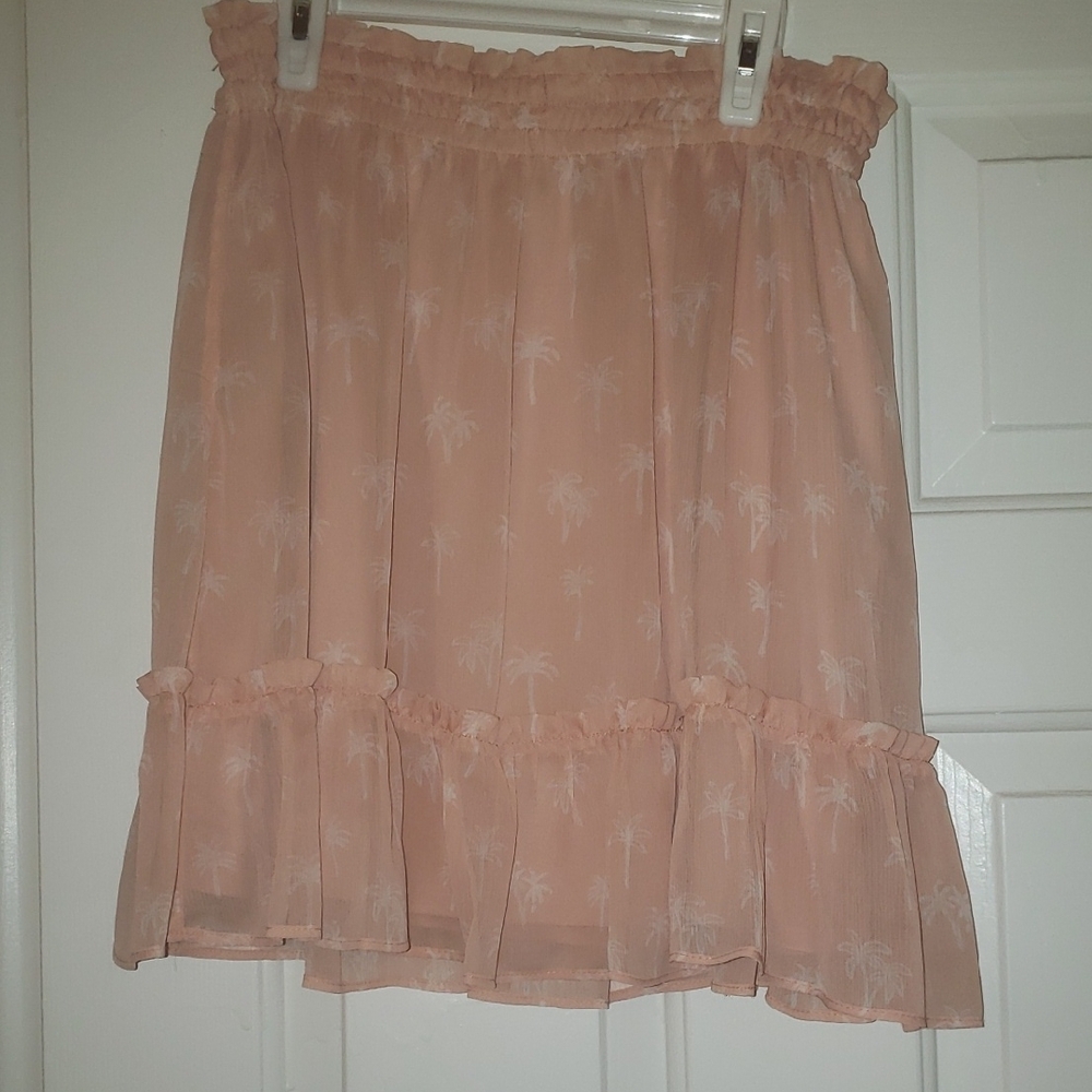 LC Lauren Conrad Peach Mini Skirt with Ruffle Detail White Palm Trees Size L